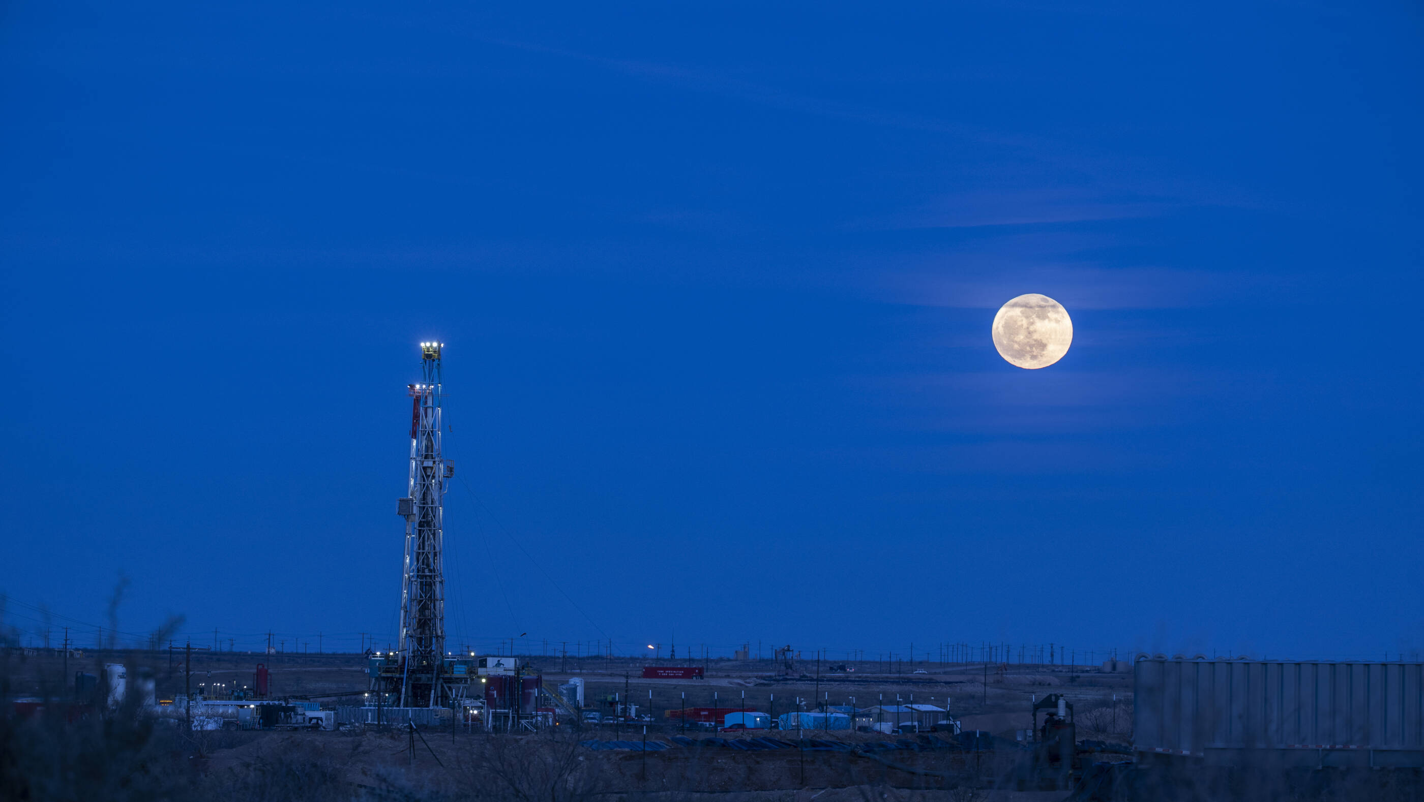 Reducing natural gas flaring